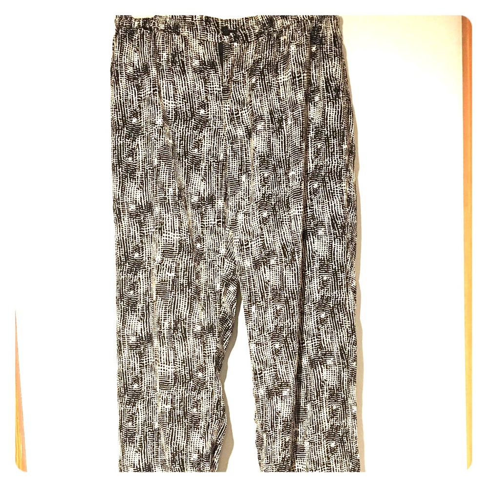Three varied jogger pants